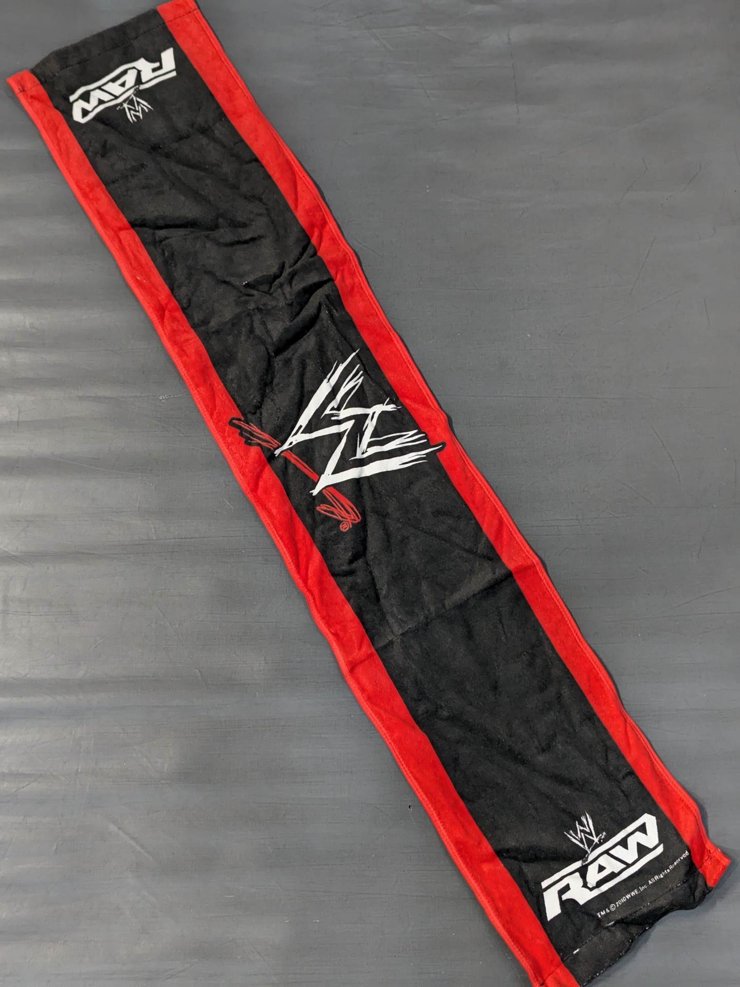 WWE「RAW 2010」マフラータオル