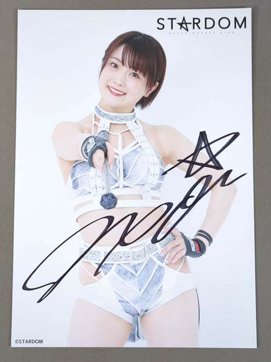 なつぽい 直筆サイン入り スターダムポートレート(O-2)