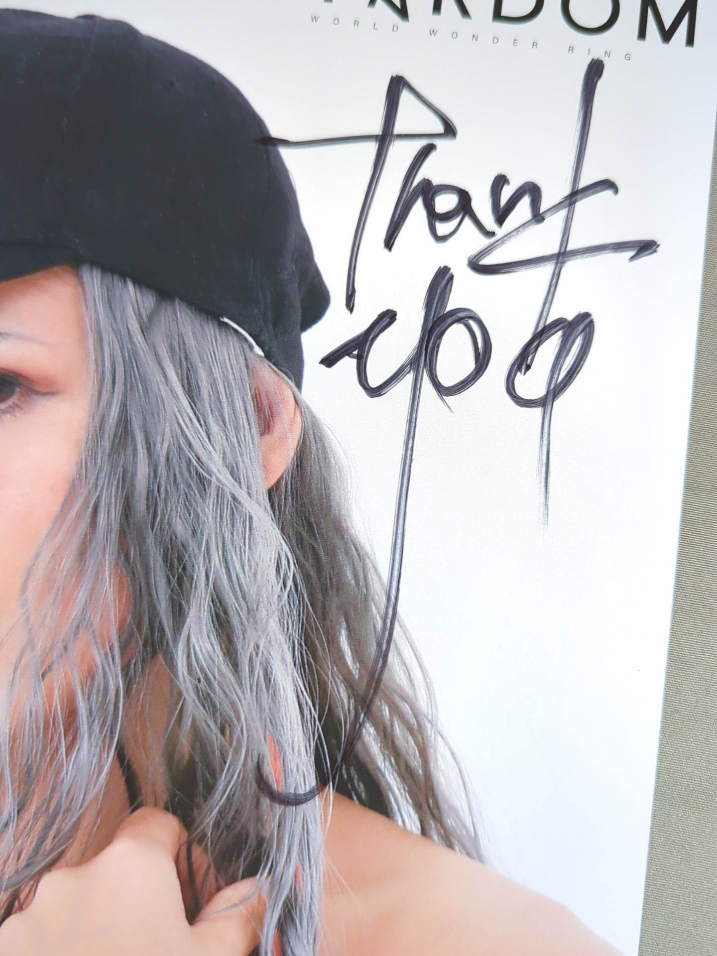 ジュリア 直筆サイン入り スターダムポートレート(C-2) – 闘道館