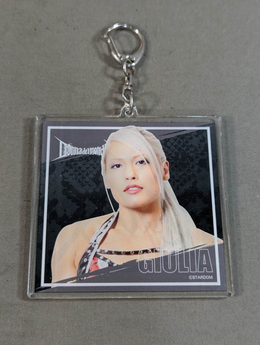 【hand signed autograph】 Giulia  Trading Acrylic Photo Keychain