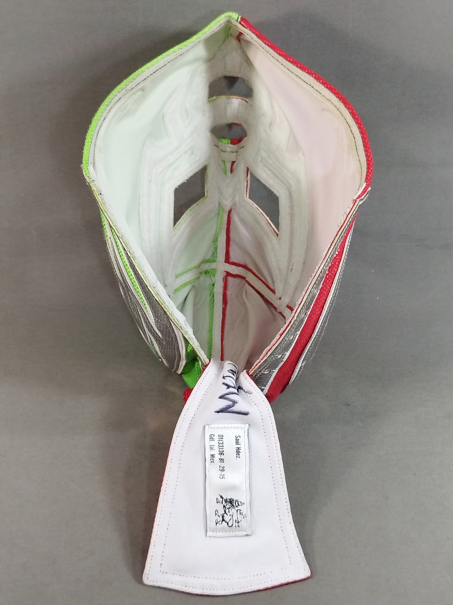 メタリック(マスカラ・ドラダ)