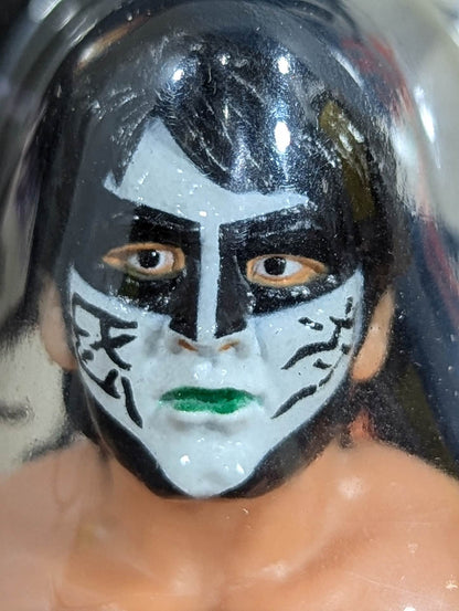 Great  Muta (white paint)