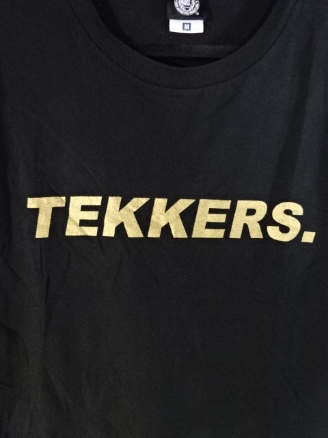 ザック・セイバーJr.「TEKKERS」Tシャツ①(ブラック×ゴールド)