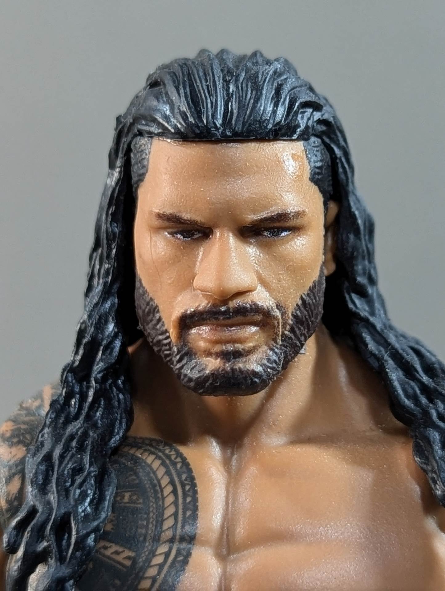 ロマン・レインズ(黒ズボン)