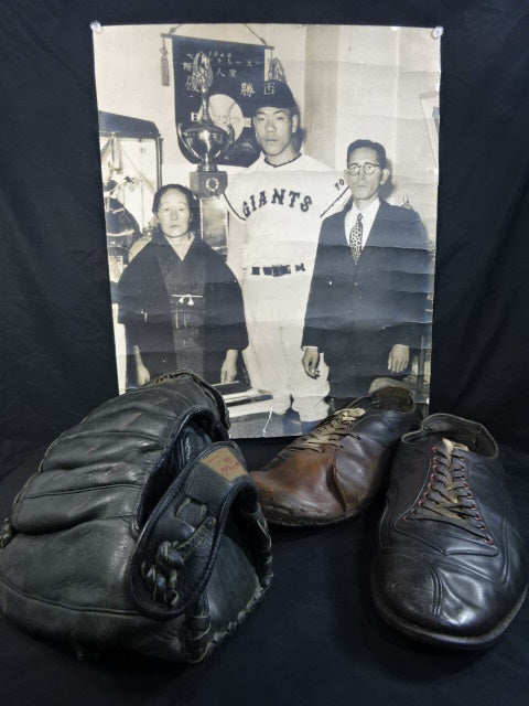 Shohei ★ Baba worn by him Gloves and spikes ★ used when he was enrolled in the Yomiuri Giants