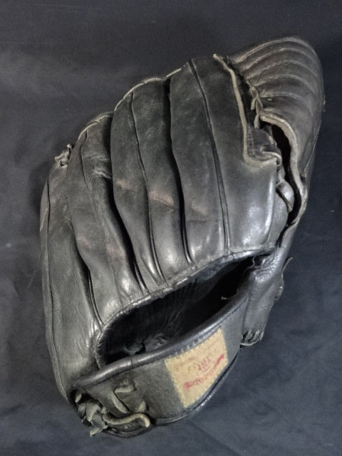Shohei ★ Baba worn by him Gloves and spikes ★ used when he was enrolled in the Yomiuri Giants