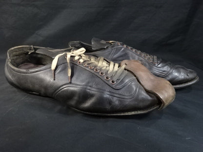 Shohei ★ Baba worn by him Gloves and spikes ★ used when he was enrolled in the Yomiuri Giants