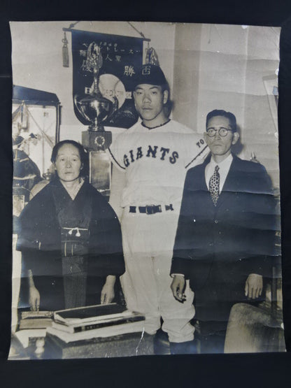 Shohei ★ Baba worn by him Gloves and spikes ★ used when he was enrolled in the Yomiuri Giants