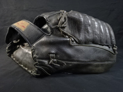 Shohei ★ Baba worn by him Gloves and spikes ★ used when he was enrolled in the Yomiuri Giants