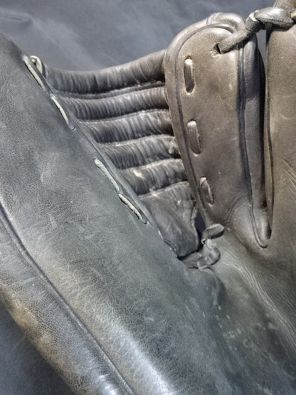 Shohei ★ Baba worn by him Gloves and spikes ★ used when he was enrolled in the Yomiuri Giants