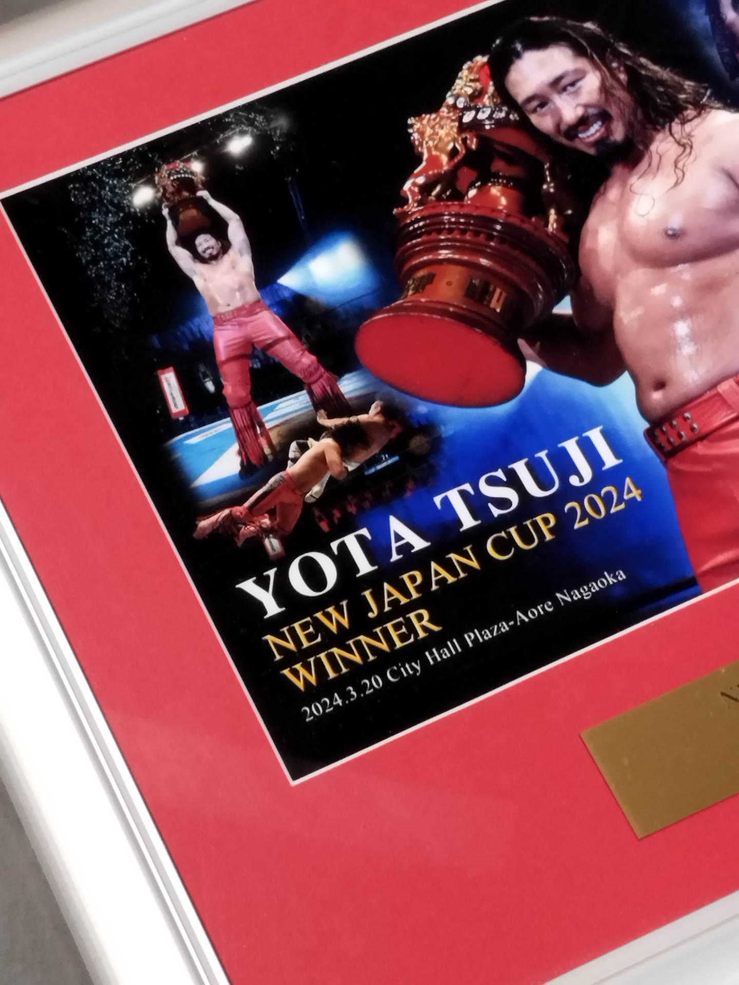 ★NJC First Victory ★ Yota Tsuji NEW JAPAN CUP 2024 Victory Commemoration Hand signed autograph photo frame