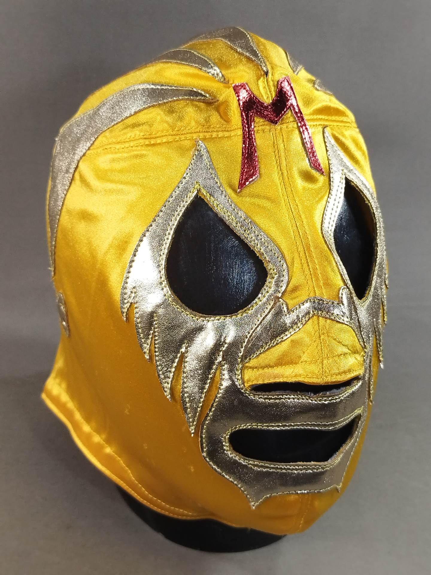 Mil Mascaras 