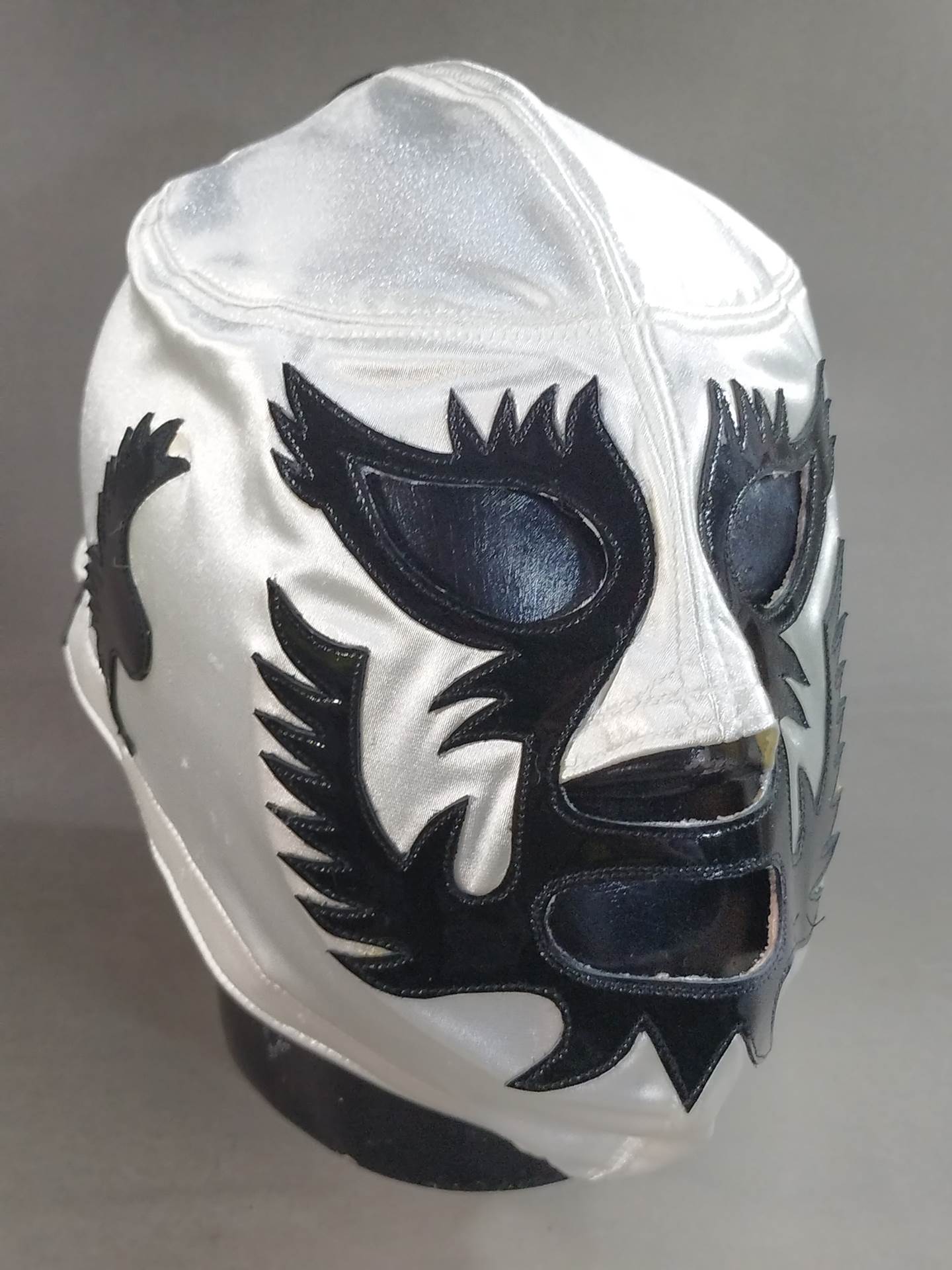 Mil Mascaras 
