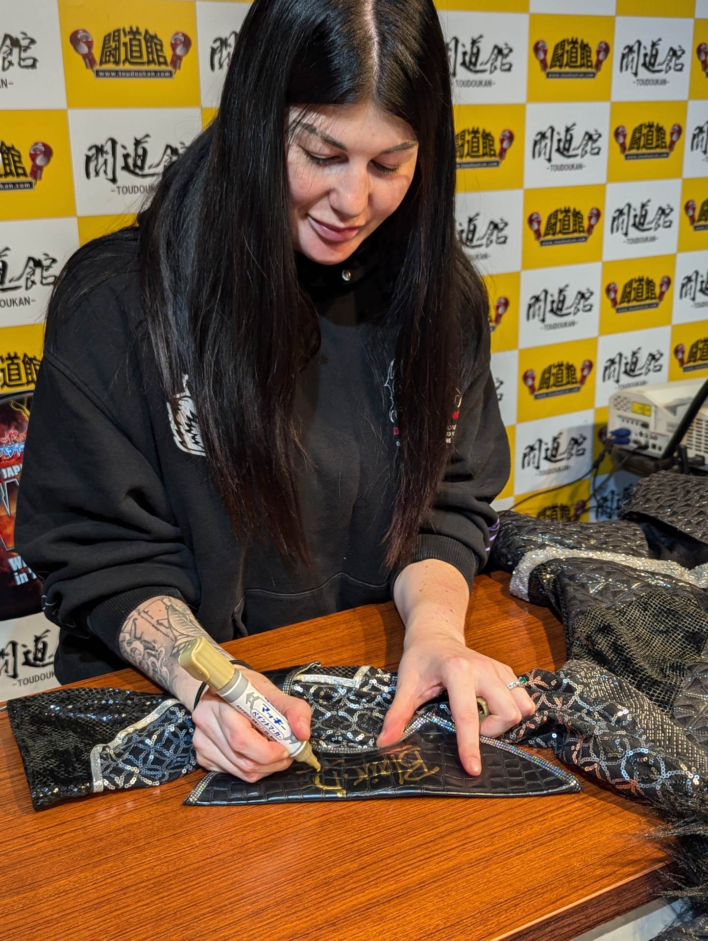 Blair Davenport (Bea Priestley ) ★WWE worn by him BlacK Gown ★