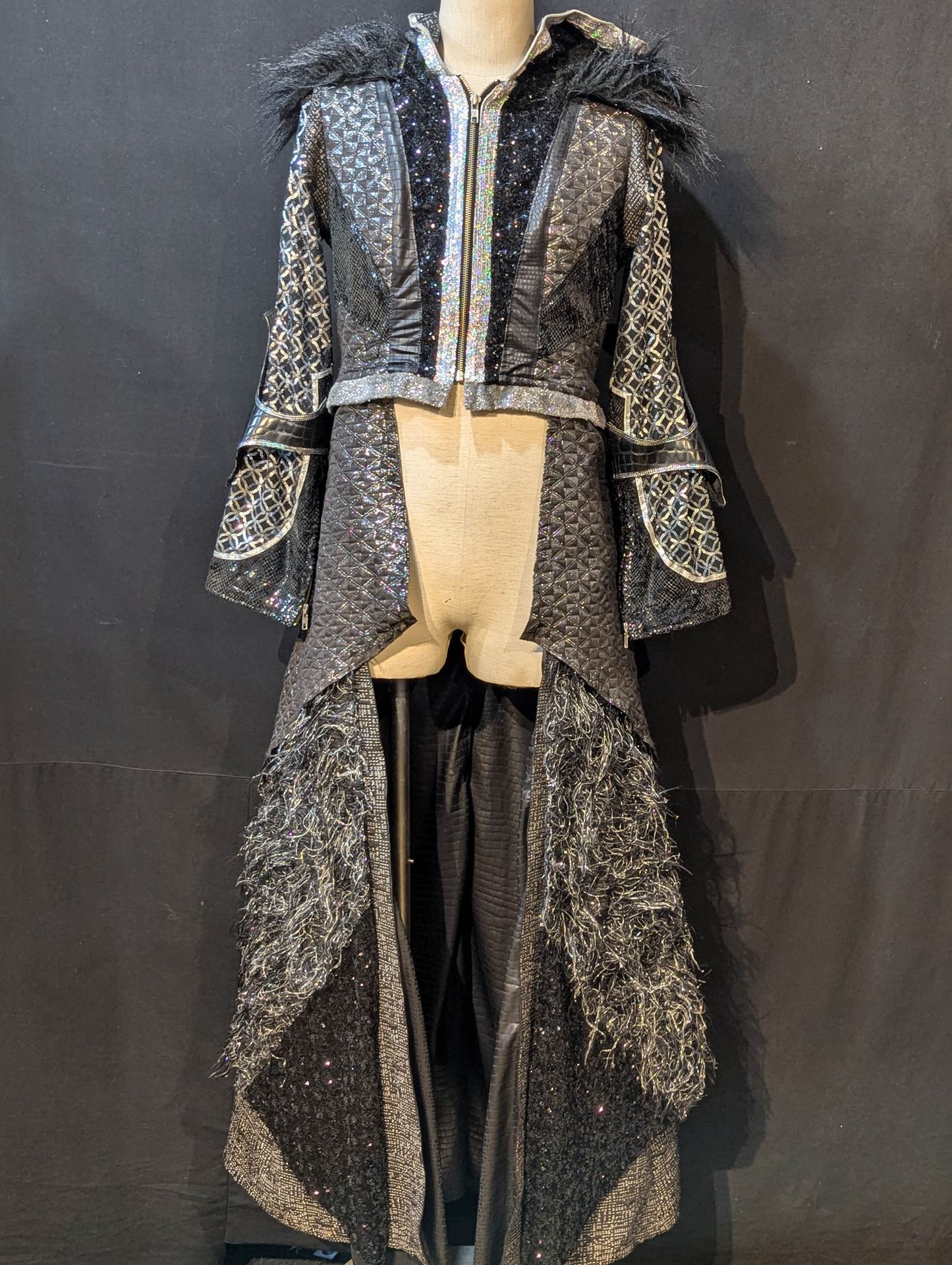 Blair Davenport (Bea Priestley ) ★WWE worn by him BlacK Gown ★