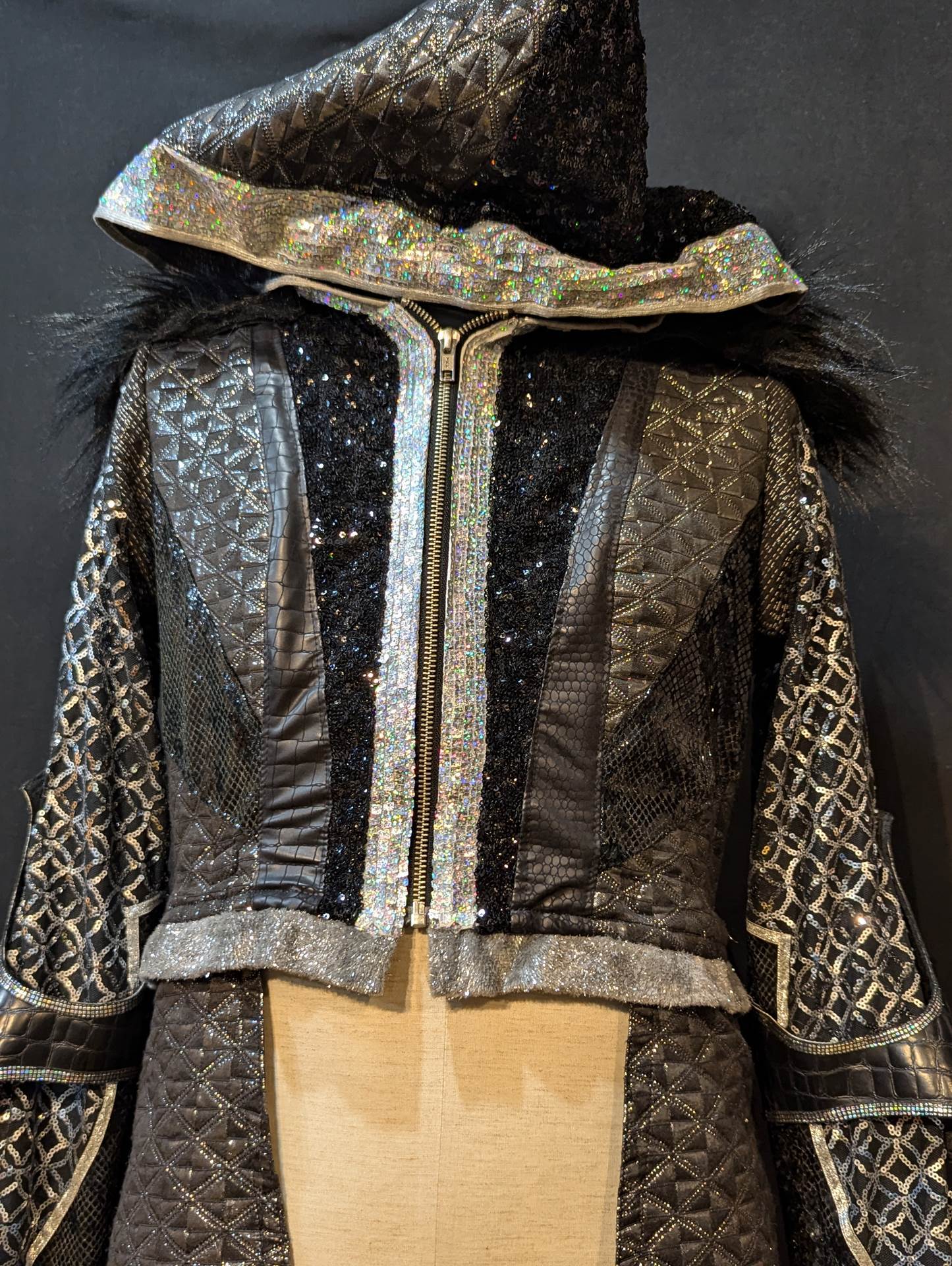 Blair Davenport (Bea Priestley ) ★WWE worn by him BlacK Gown ★