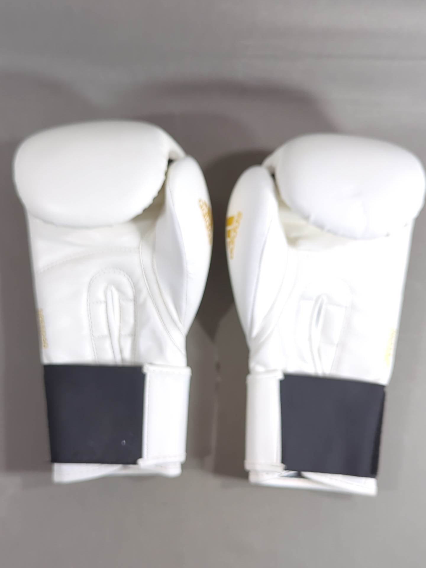 adidas パンチンググローブ