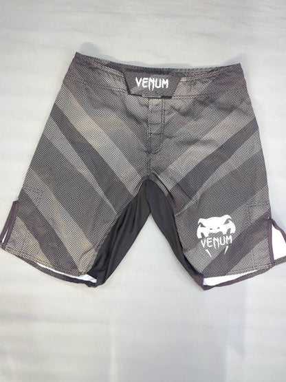 VENUM Fight Shorts (5) (dot)
