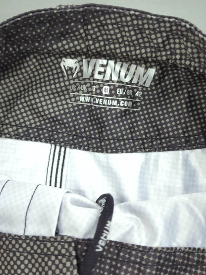 VENUM Fight Shorts (5) (dot)