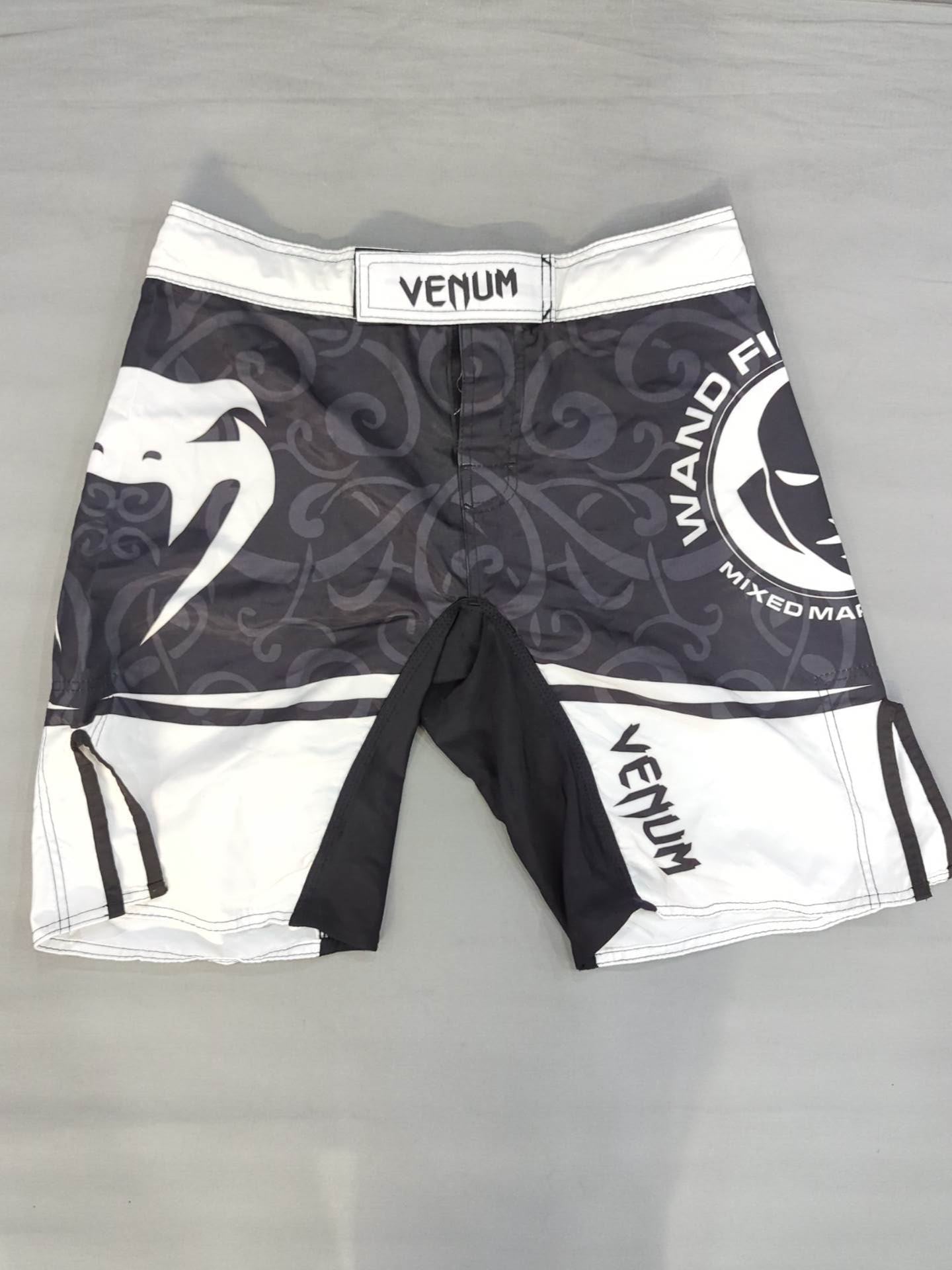 VENUM Fight Shorts (6) (Black× White)