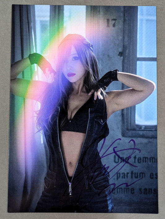 KAIRI hand signed autograph  Pro-Photo (H-8)