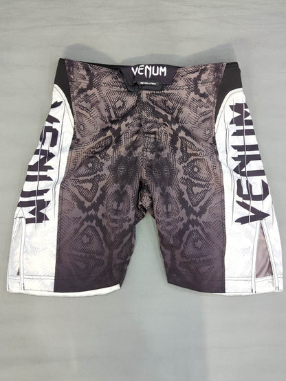 VENUM Fight Shorts (7) (Black× White)