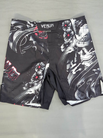 VENUM Fight Shorts (8) (Black× Red)