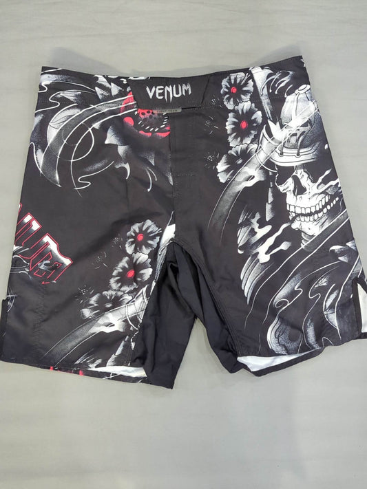 VENUM Fight Shorts (8) (Black× Red)