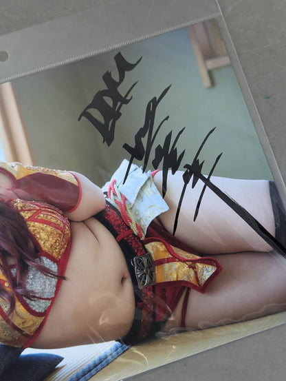 Maika  SPG Lying Pro-Photo