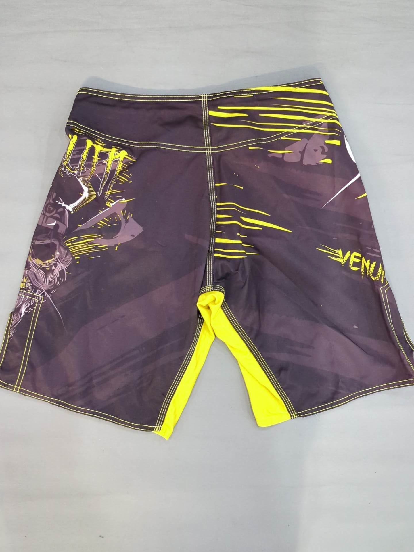 VENUM Fight Shorts (10) (Black× Yellow)
