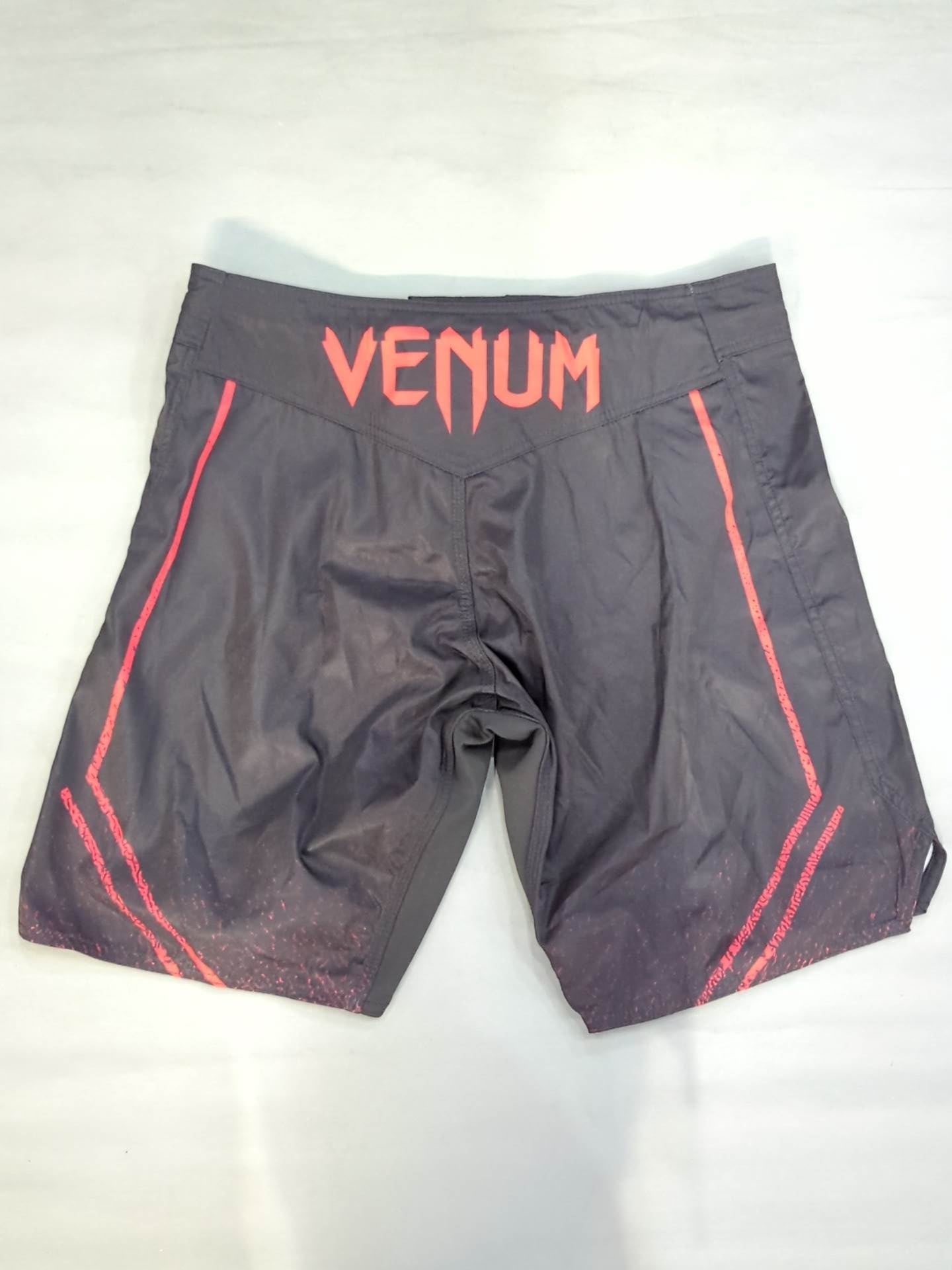 VENUM Fight Shorts (12) (Black× Red)