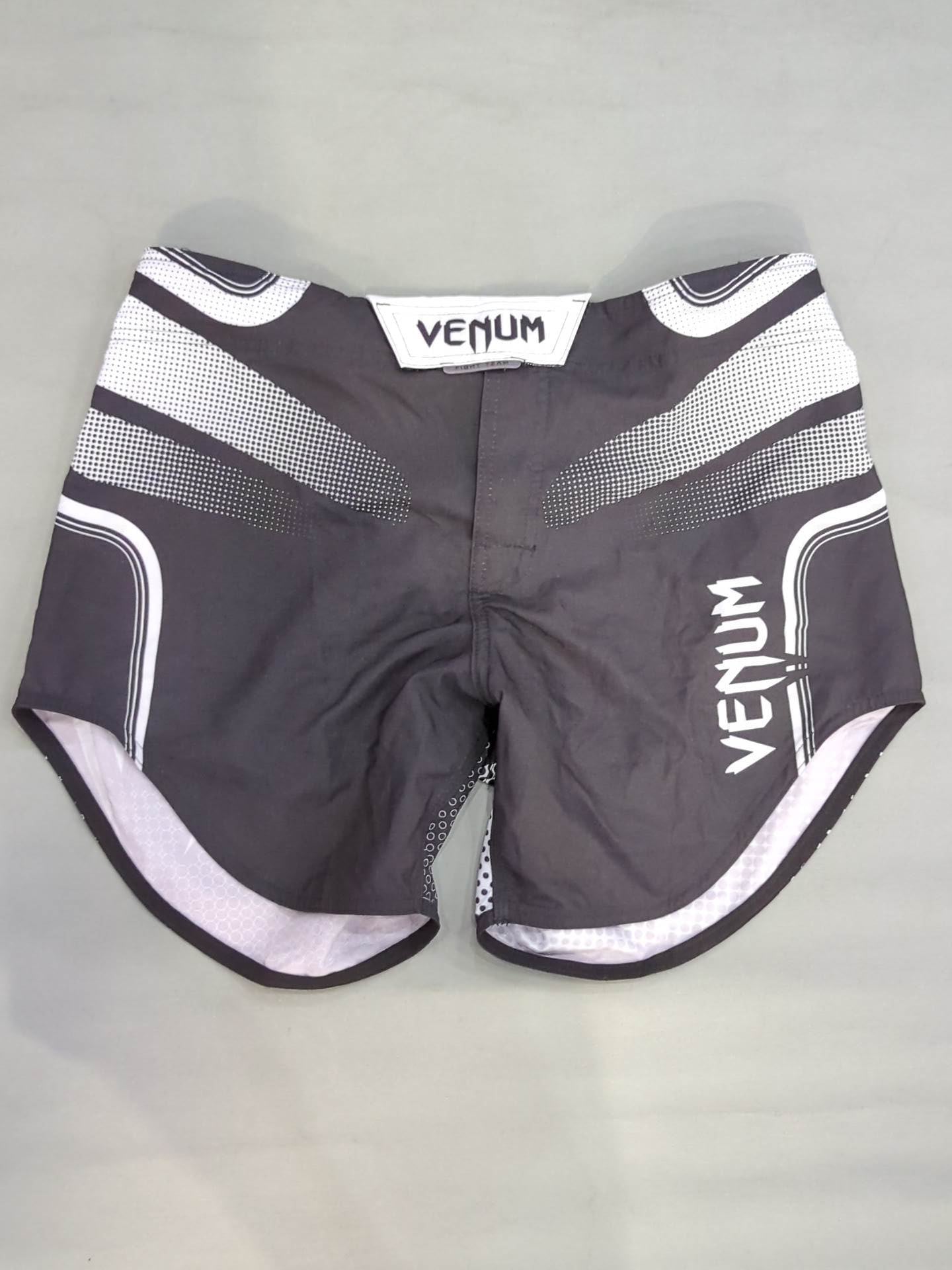 VENUM Fight Shorts (15) (Black× White)