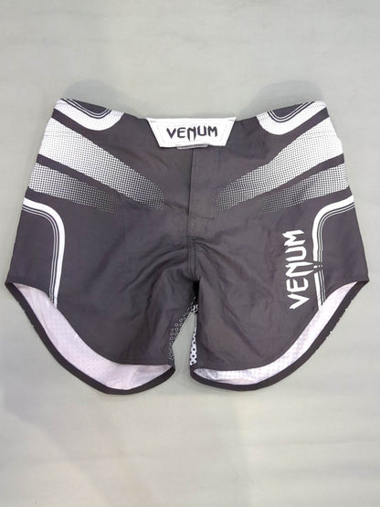 VENUM Fight Shorts (15) (Black× White)