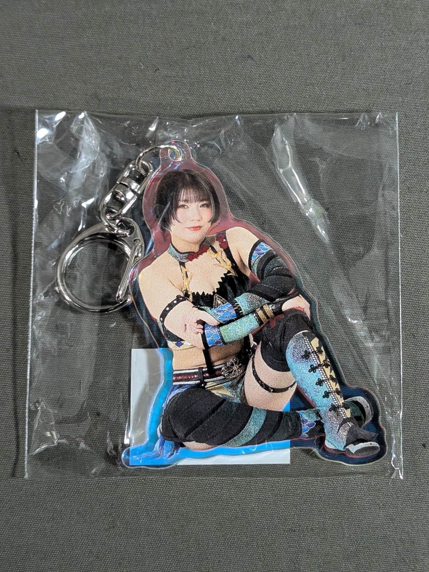 Ami Sohrei  Sitting Aki