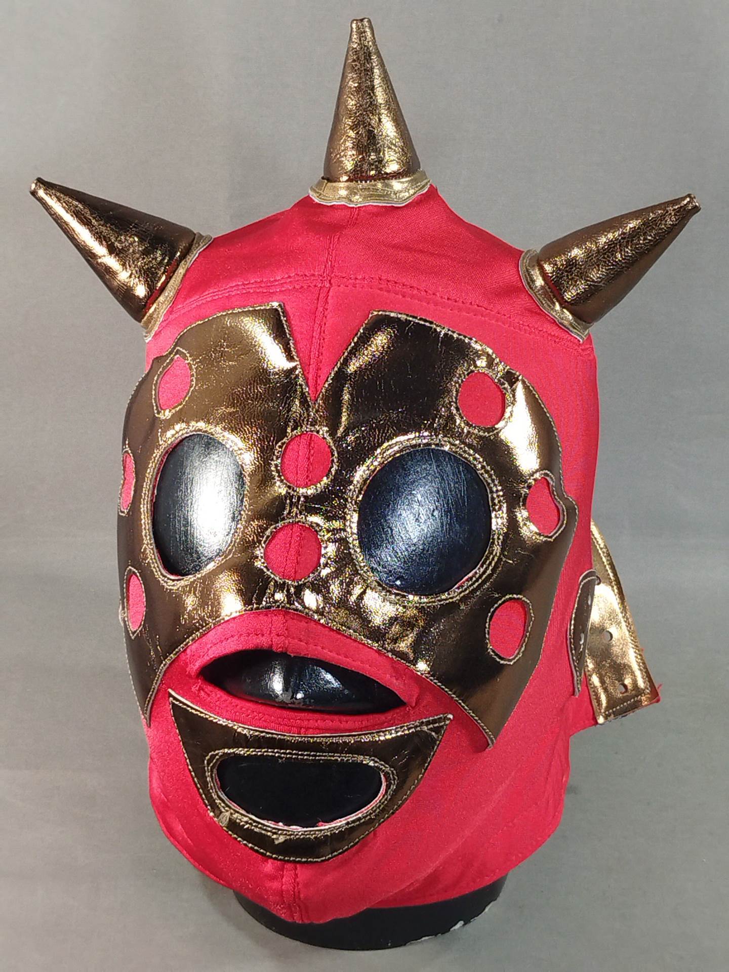 Mil Mascaras 