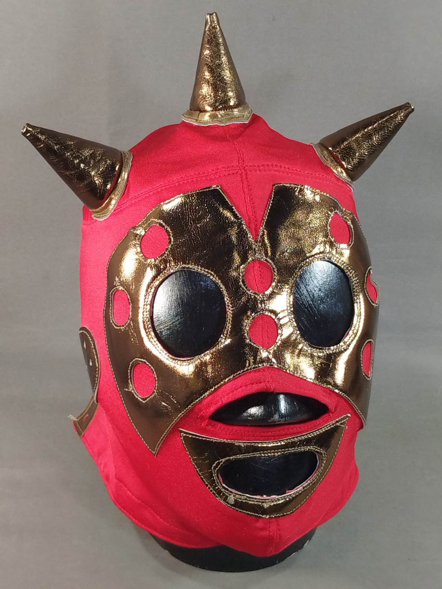 Mil Mascaras 