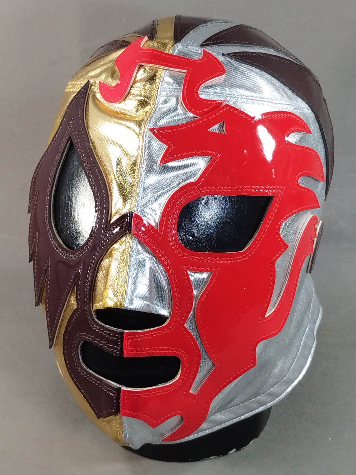 Mil Mascaras 