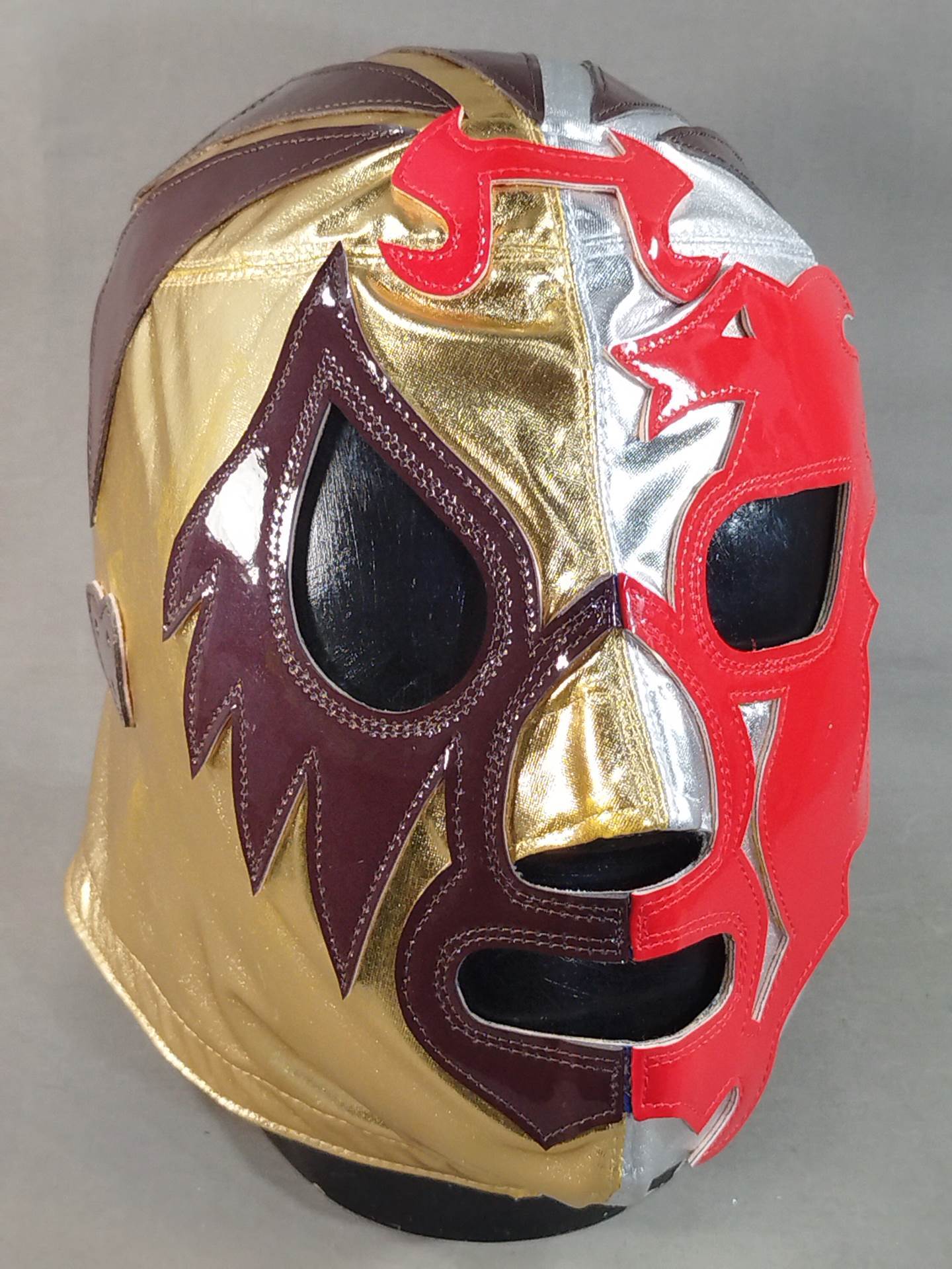 Mil Mascaras 
