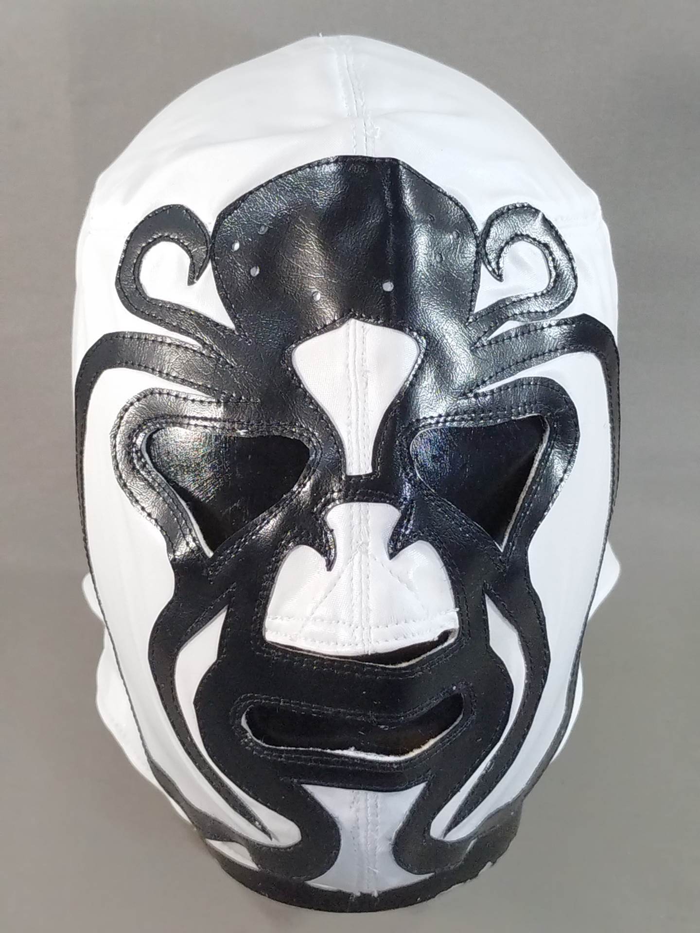 Mil Mascaras 