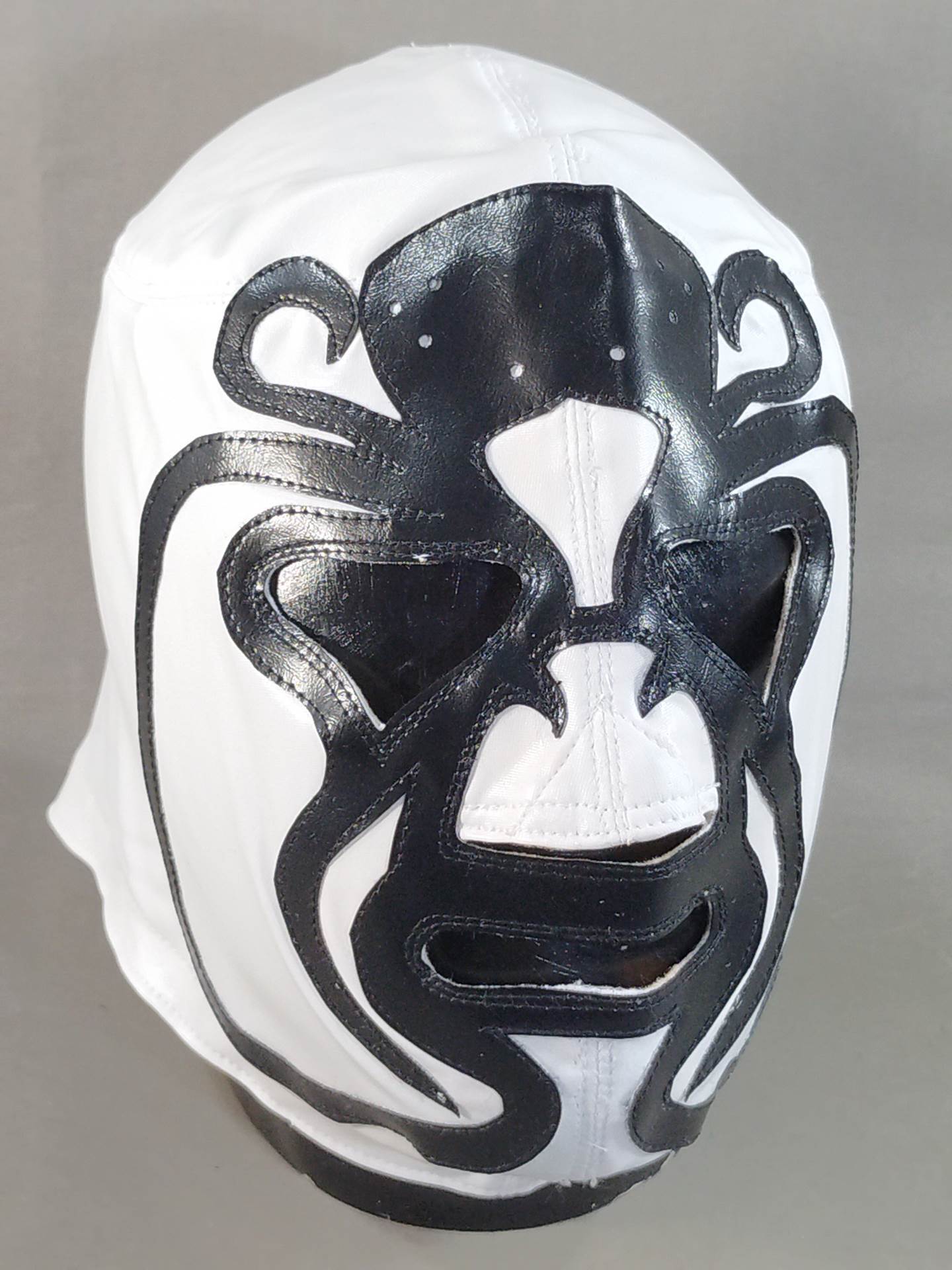 Mil Mascaras 