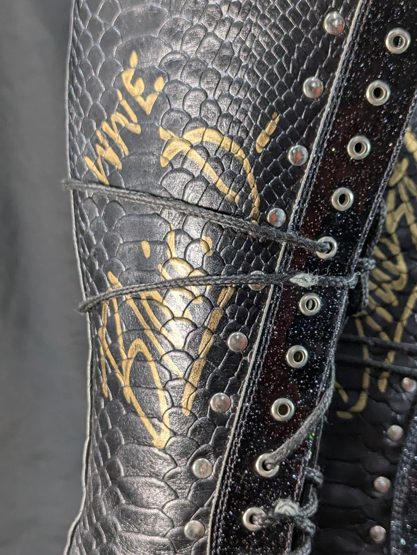 ブレア・ダヴェンポート(ビー・プレストリー) ★WWE 実使用 リングシューズ★