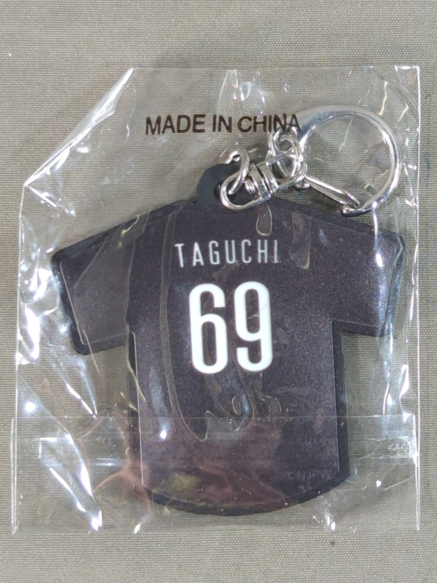 田口隆祐 新日本プロレス ロゴTシャツラバーキーホルダー