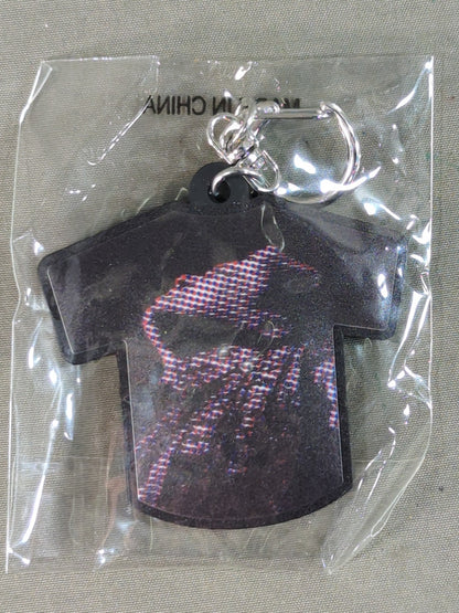 オカダ・カズチカ 新日本プロレス ロゴTシャツラバーキーホルダー