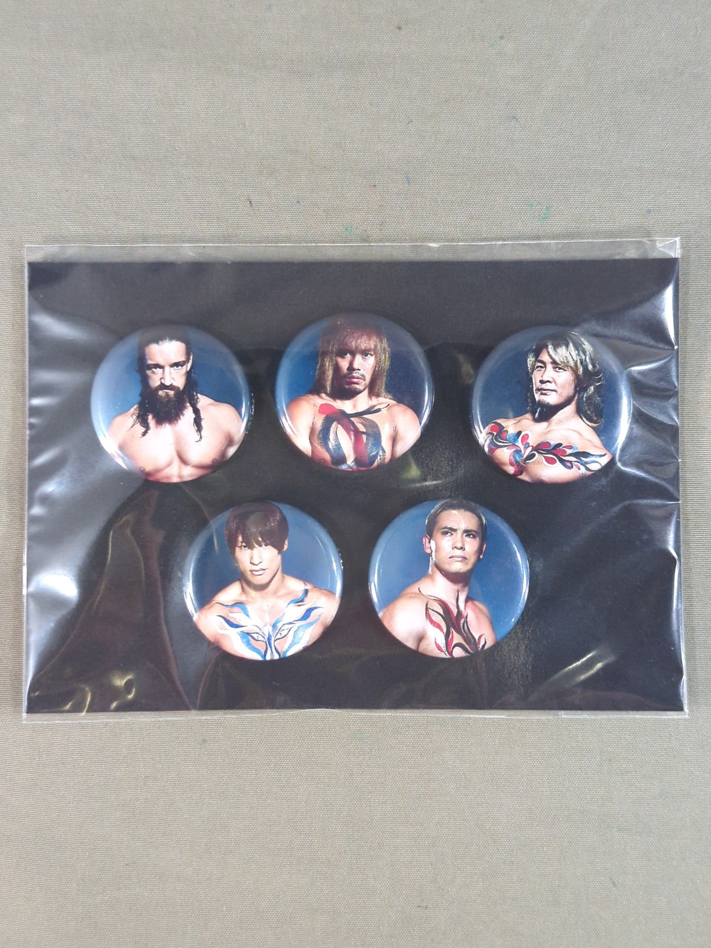 ★新日本プロレス×ボディアート★ 缶バッジセット