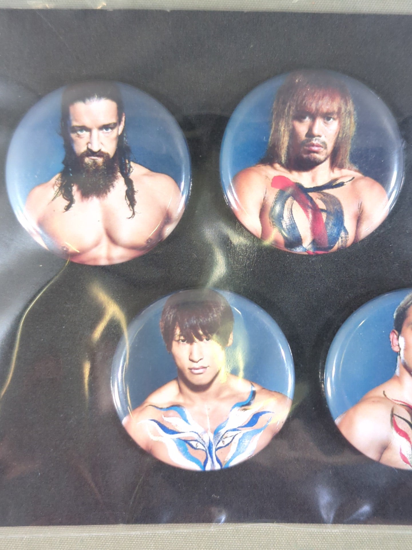 ★新日本プロレス×ボディアート★ 缶バッジセット