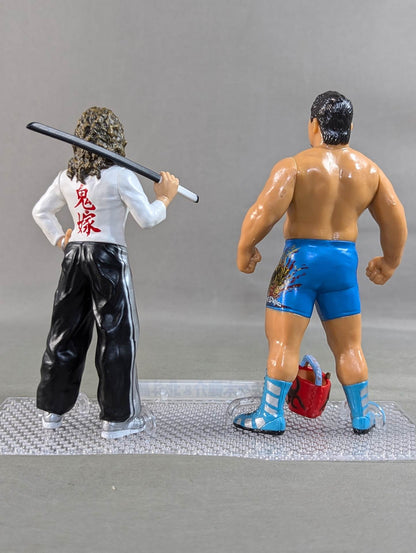 佐々木健介(水色)＆北斗晶(白×黒)