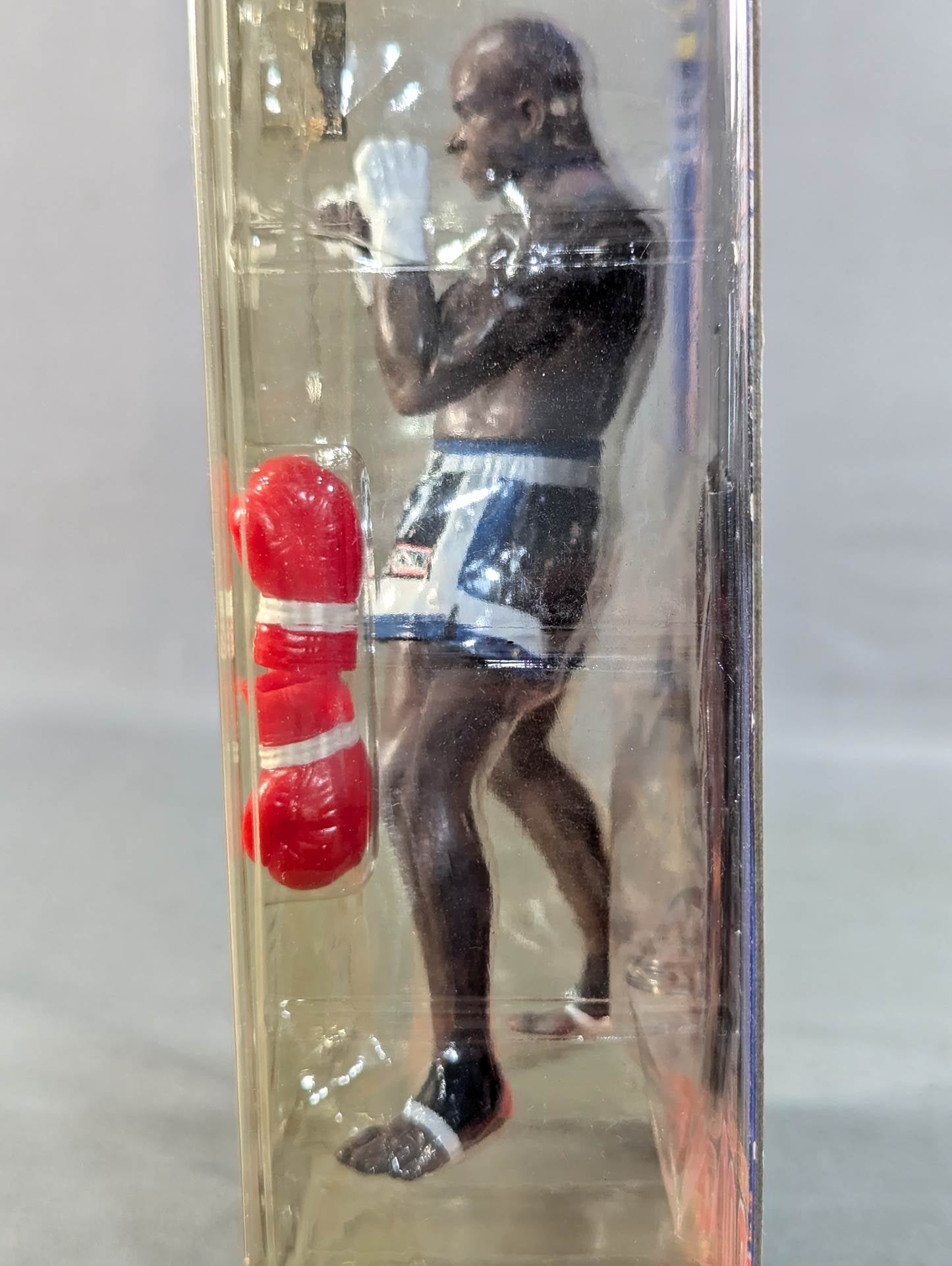 アーネスト・ホースト (赤グローブ)