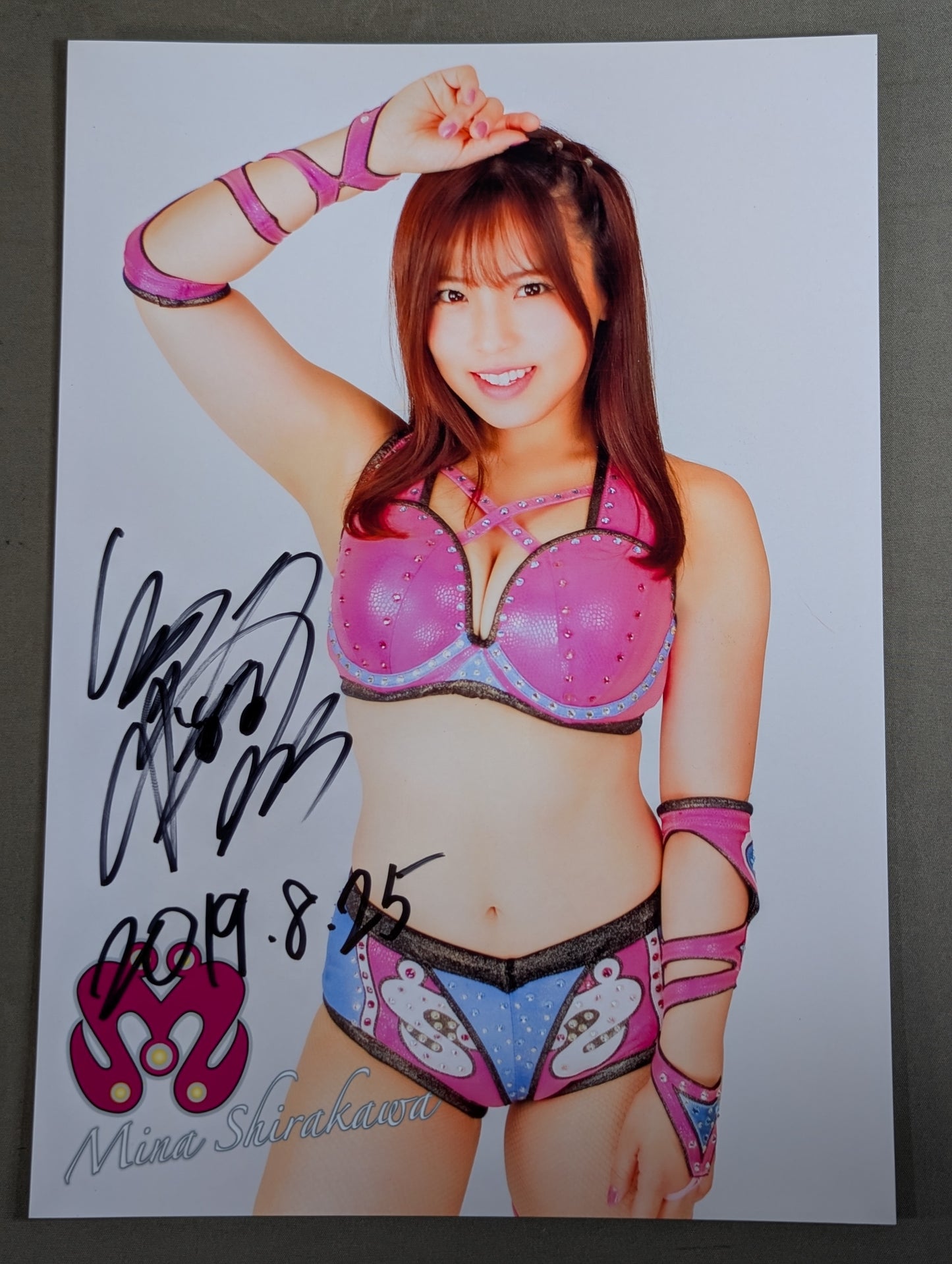 白川未奈 直筆サイン入り ポートレート(A-9)