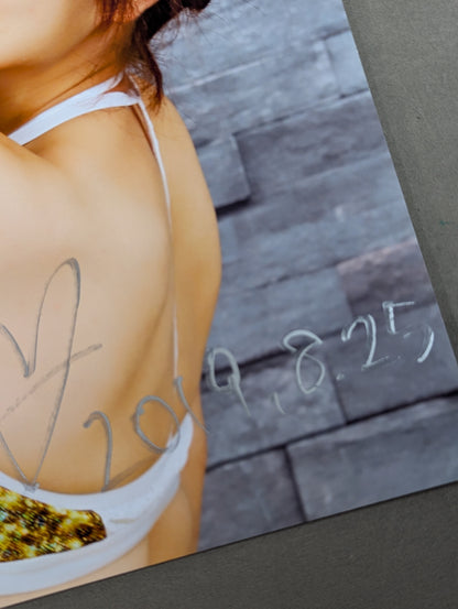 万喜なつみ(なつぽい) 直筆サイン入り ポートレート(C-6)