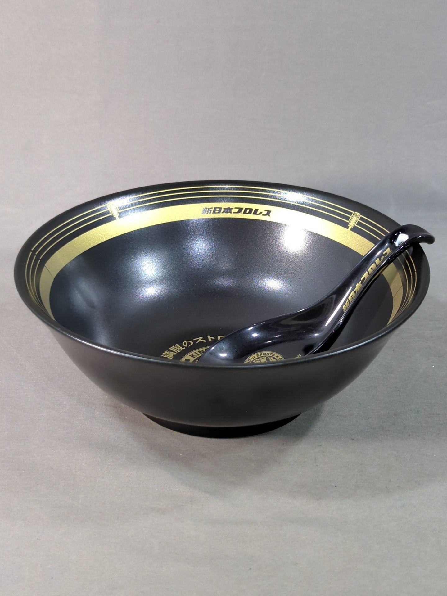 ★マルタイ×新日本プロレス★ オリジナルラーメンどんぶり＆レンゲセット